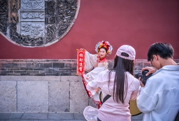 157029