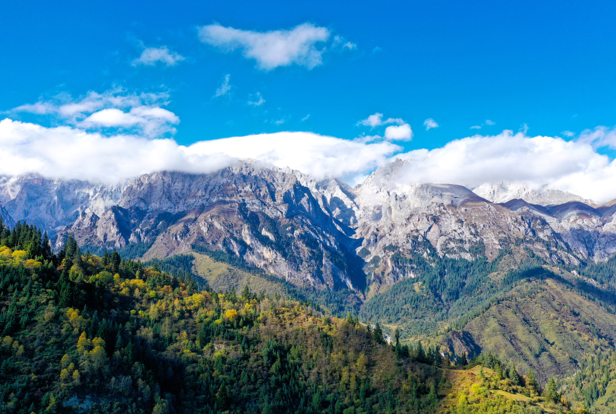 远山长,云山乱,晓山青7215@措美峰 - 黄逗gogogo - 图虫