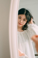1603329