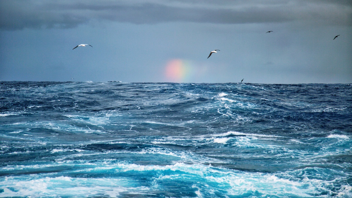 海上的一抹彩虹,可能在大洋彼岸的你能够看的更完整.