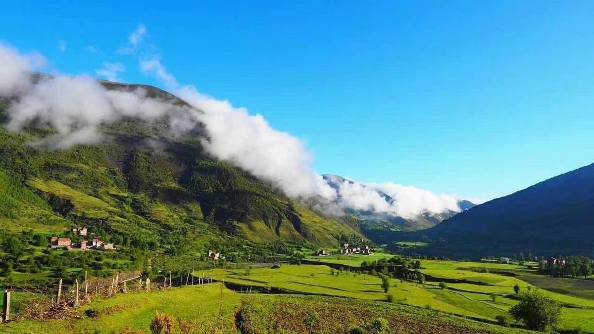 木雅康定甲根坝风景如画