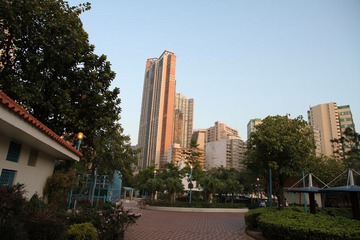 somewhere in town 03
