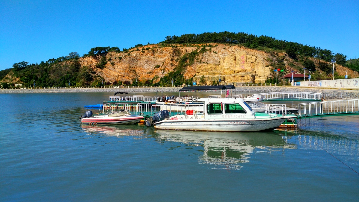 塞里木湖有游轮吗,新疆情侣泪洒西天湖面爱与泪融合