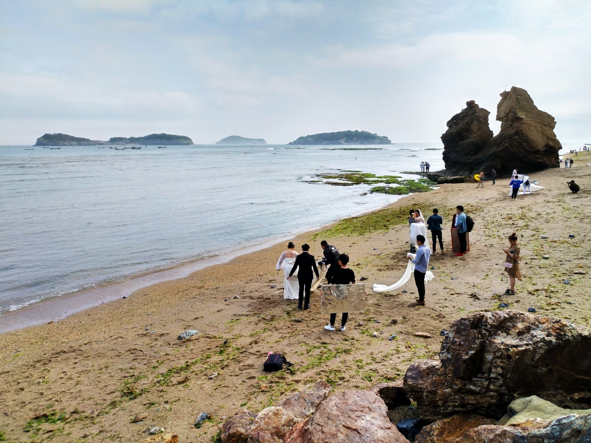 大海边的沙滩上