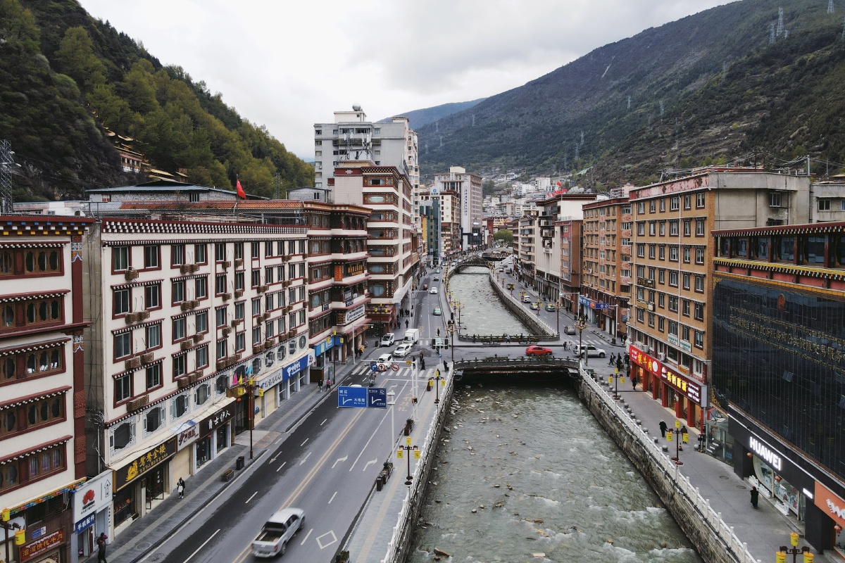 康定溜溜的城一首情歌带火一座城市