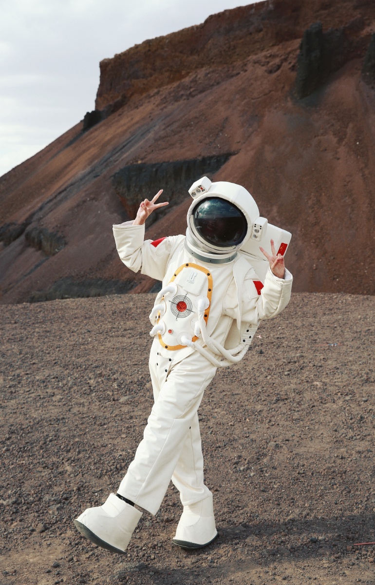 在乌兰哈达火山地质公园 圆一次宇航员的梦 - 摄影师叶梓 - 图虫