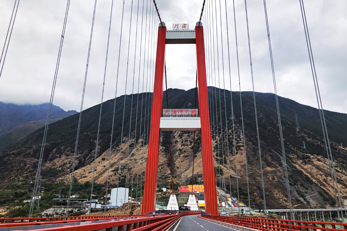 泸定桥-小学课文里的那个飞夺泸定桥