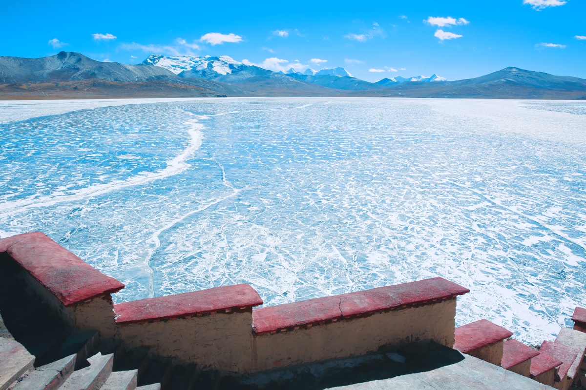 海拔五千的西藏普莫雍措普姆雍措蓝冰完全不输贝加尔湖