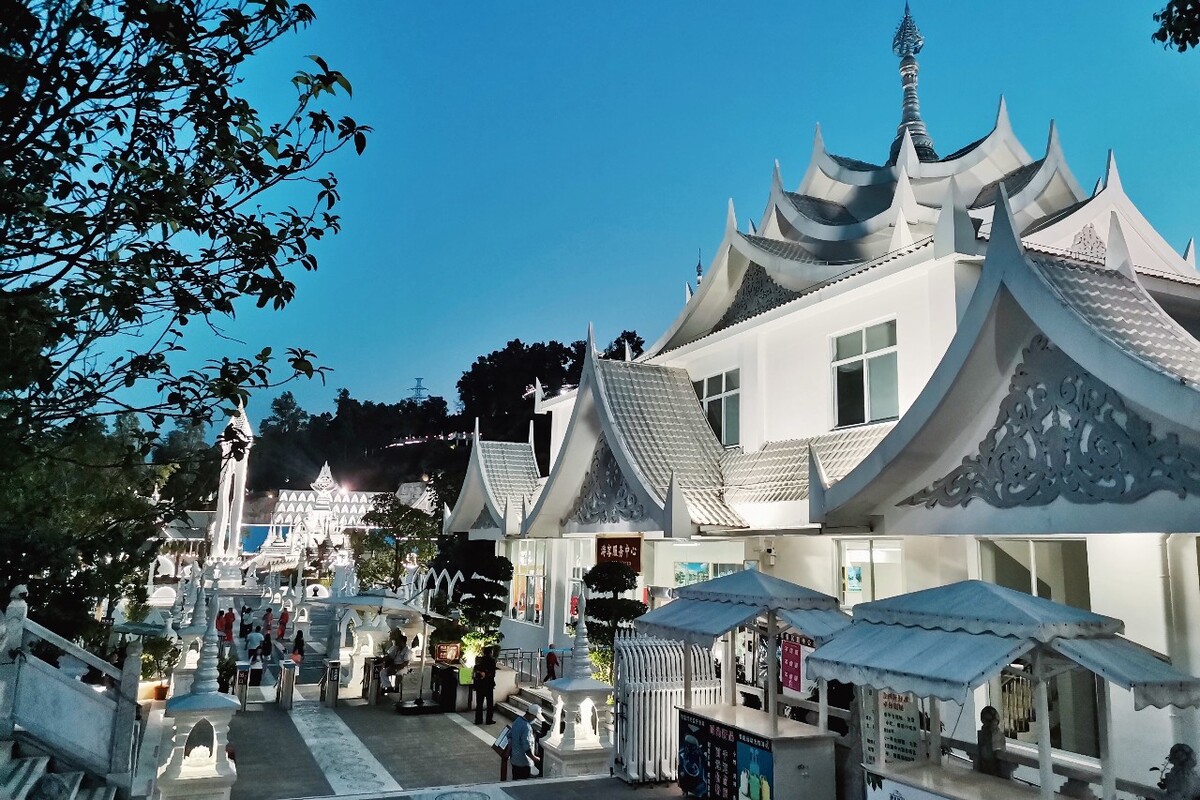 云南芒市勐焕大银塔