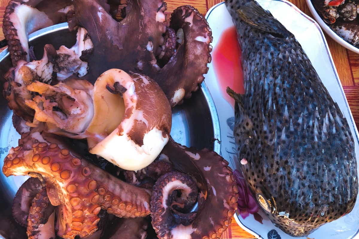 西沙群岛(银屿岛)上的海鲜盛宴 br /> 海鲜大餐  br />