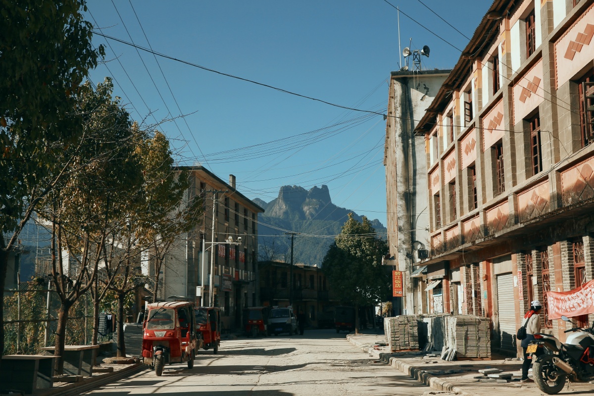 这个地方70年代什么样现在还是什么样被时间封印住的小镇知子罗