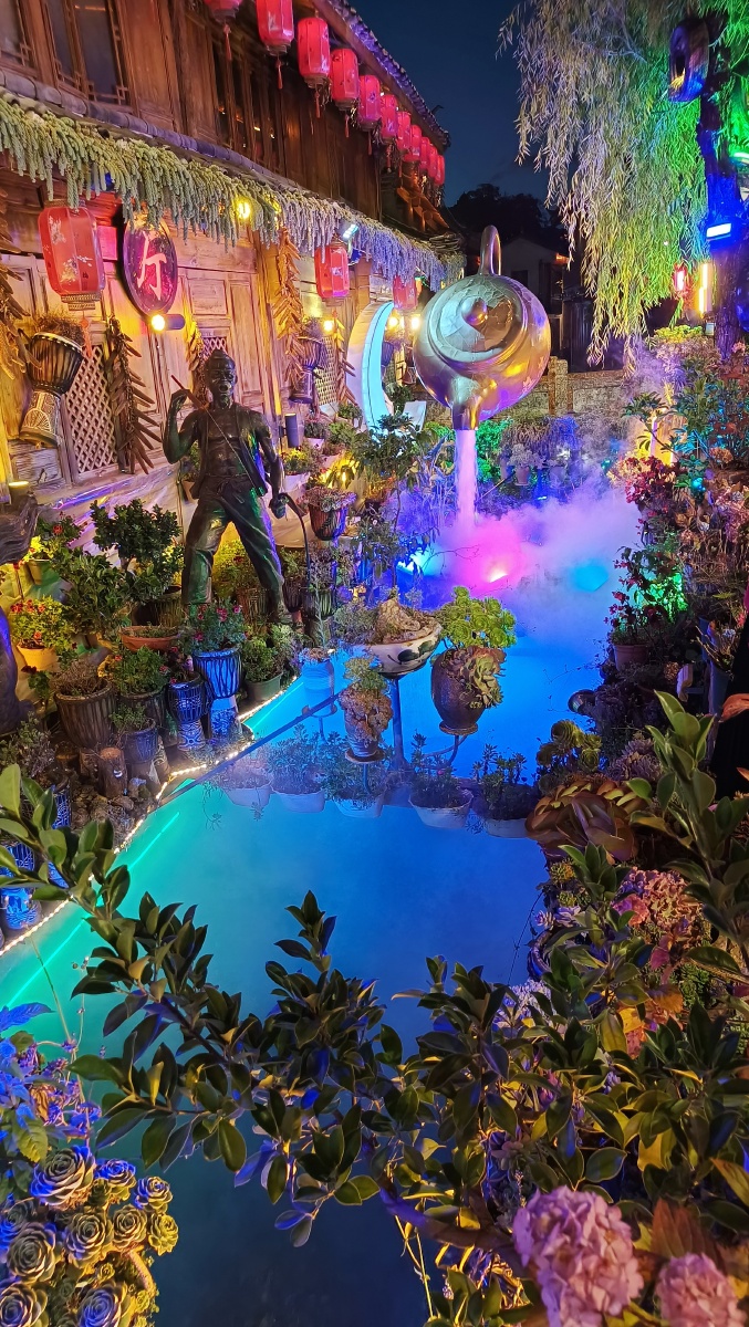 丽江古城樱花餐厅这应该是丽江最好看的一家店了