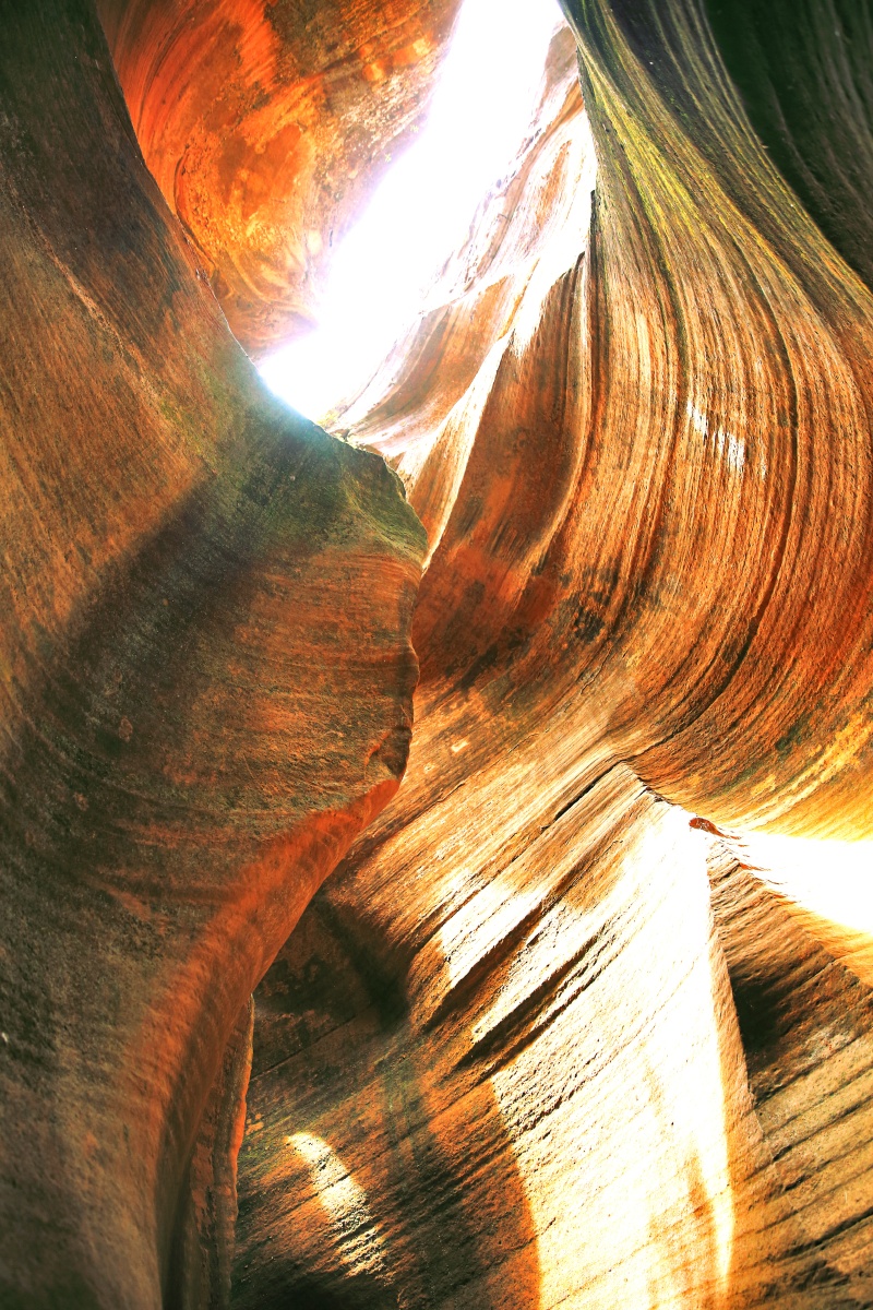 延安甘泉雨岔大峡谷 大自然的鬼斧神工