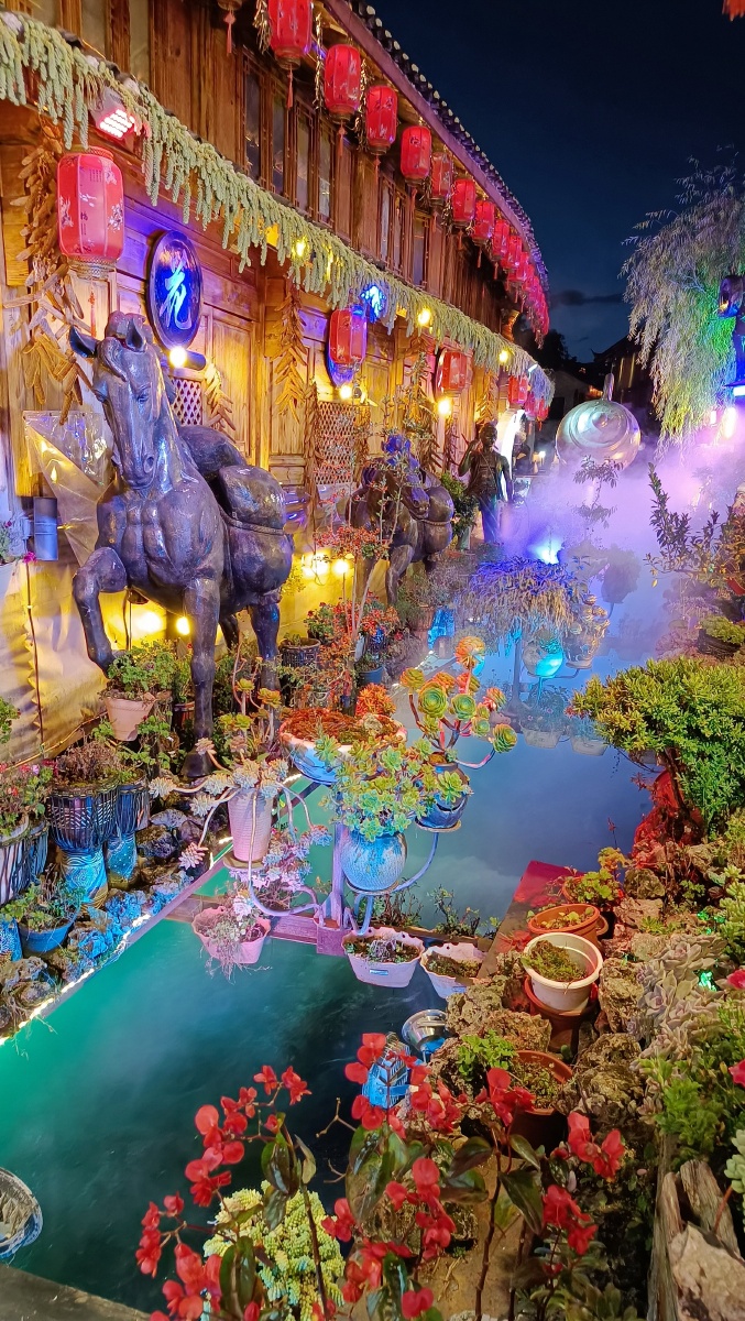 丽江古城樱花餐厅这应该是丽江最好看的一家店了