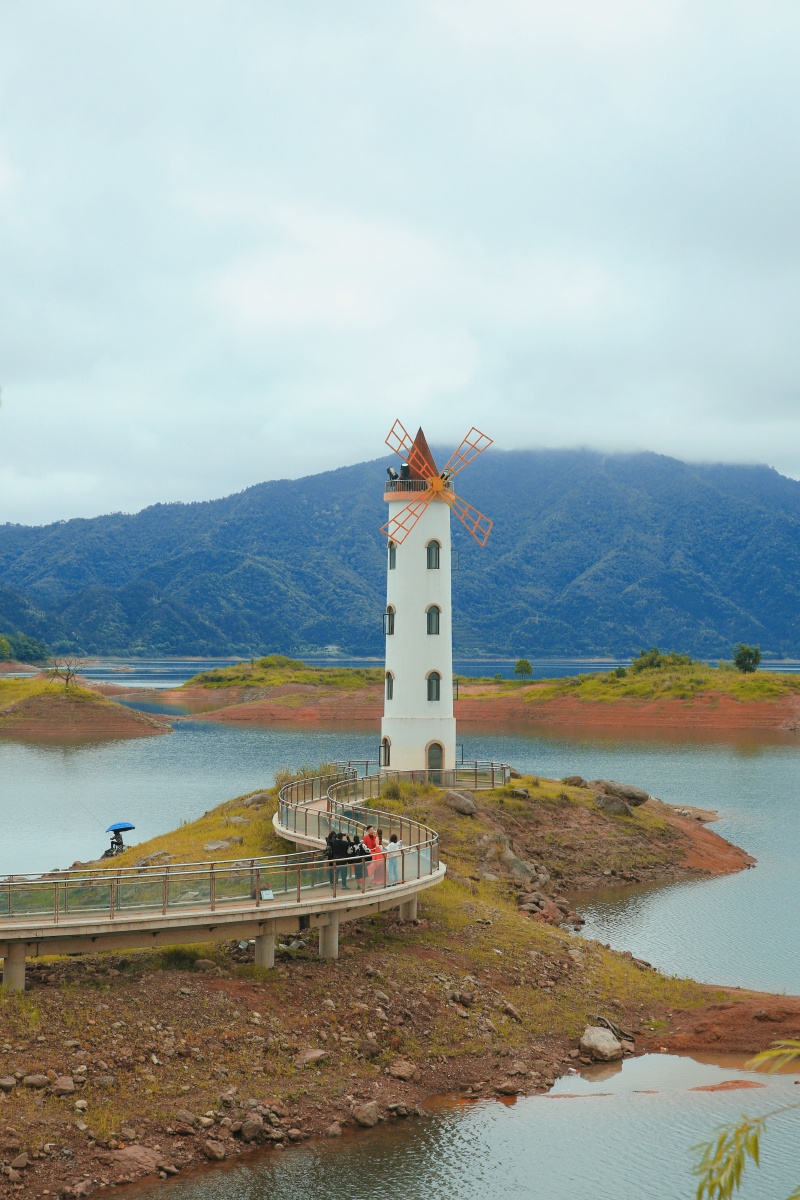 打卡千岛湖两个网红灯塔和啤酒小镇