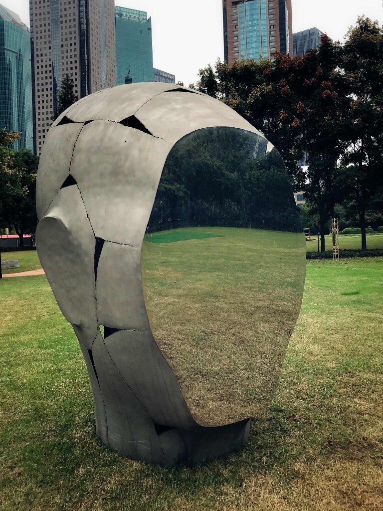 谁