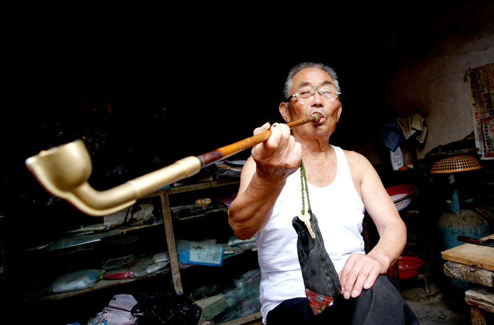 共和国的老烟民组照