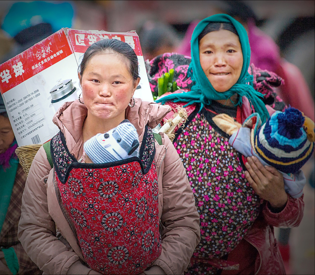 满载而归回娘家的女人