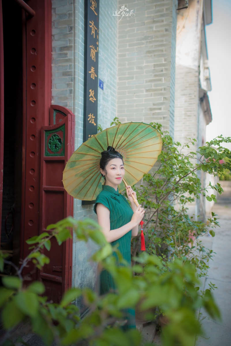 旗袍摄影室外旗袍人像摄影摄影后期我模特儿阿敏场地提供放怀堂古风