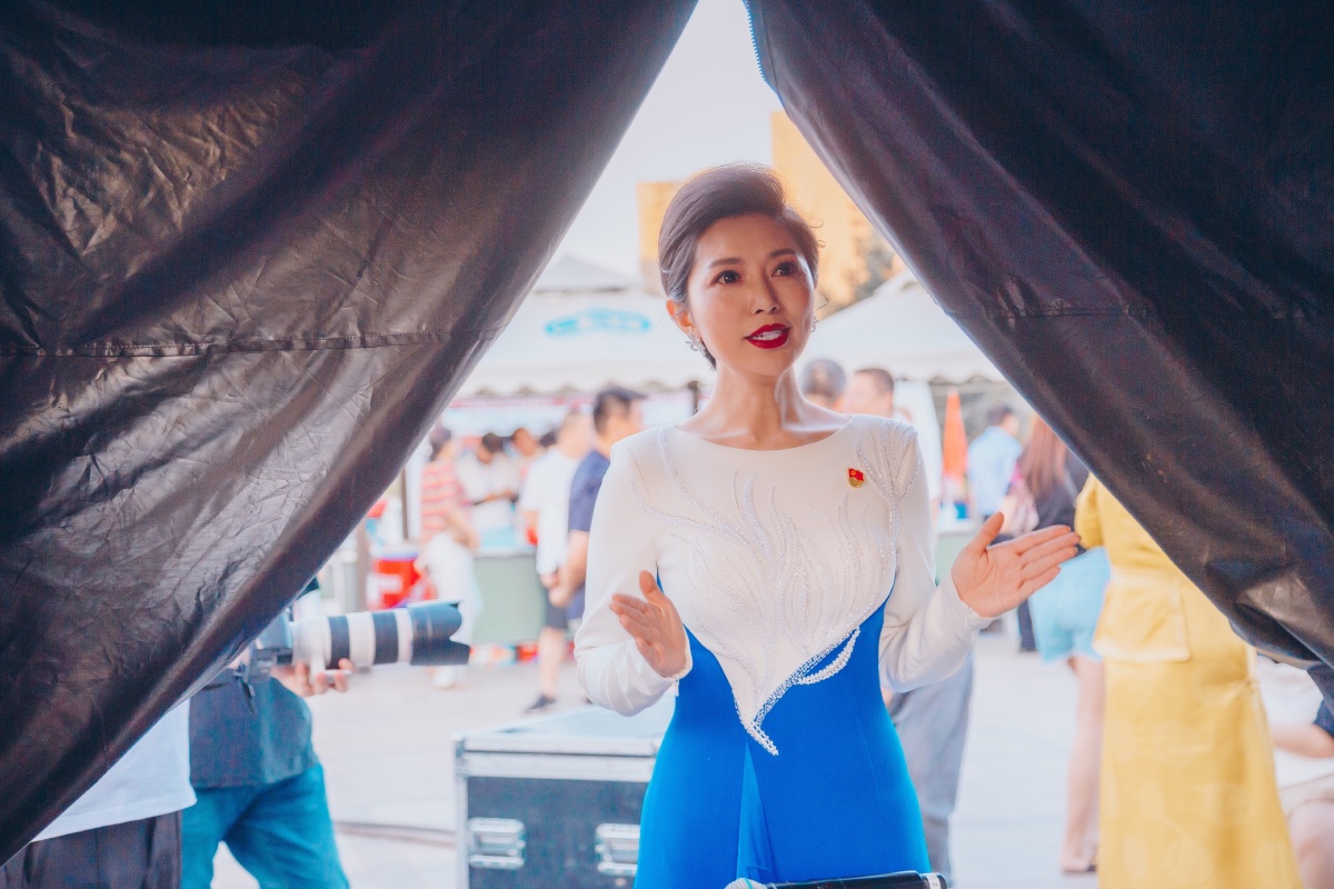 内蒙古电视台主持人王芸