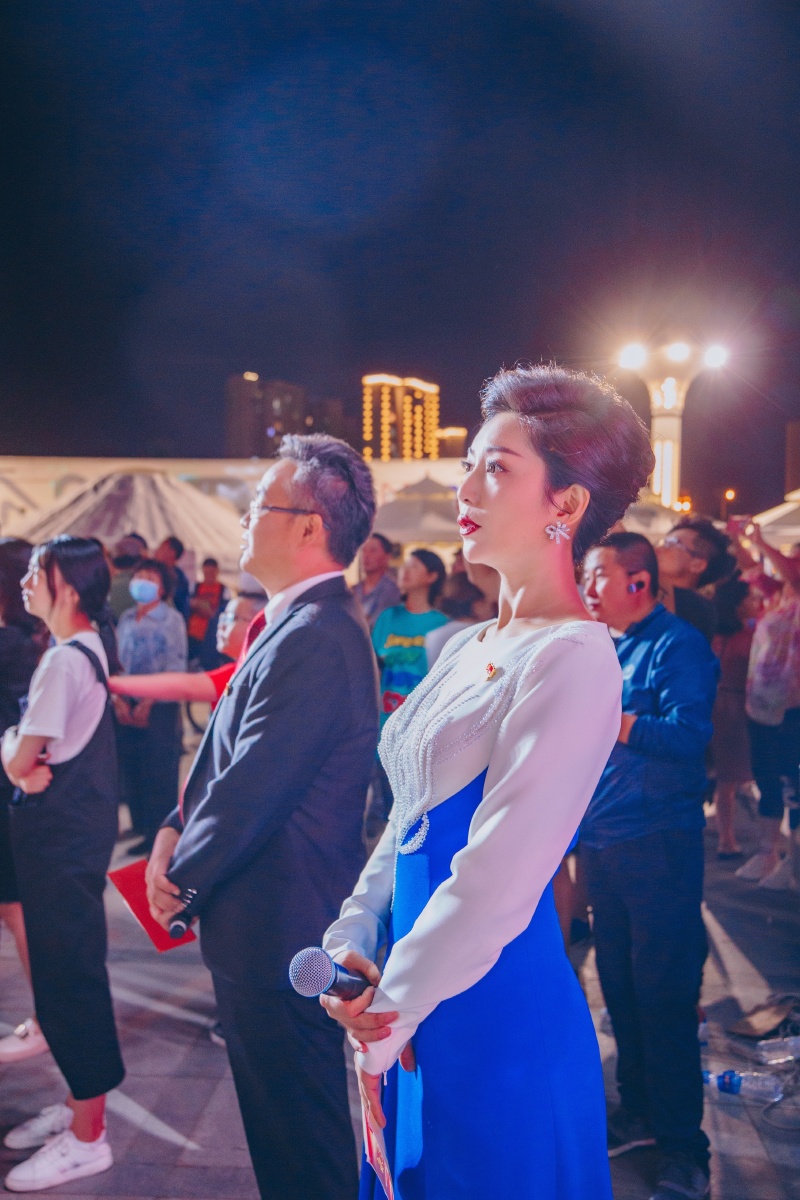 内蒙古电视台主持人王芸