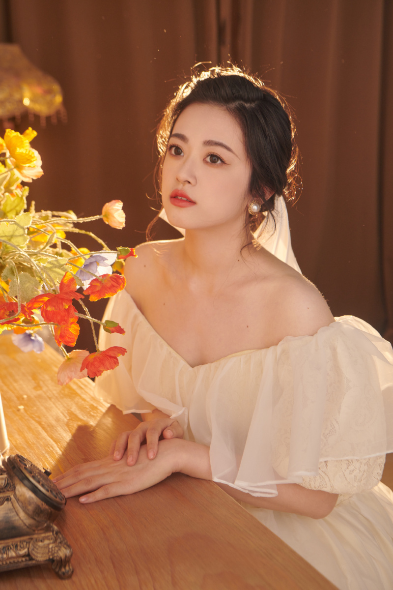 少女轻纱客片轻奢