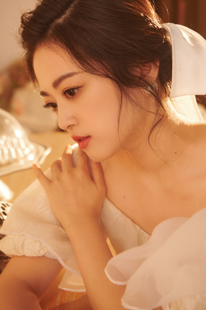 少女轻纱客片轻奢