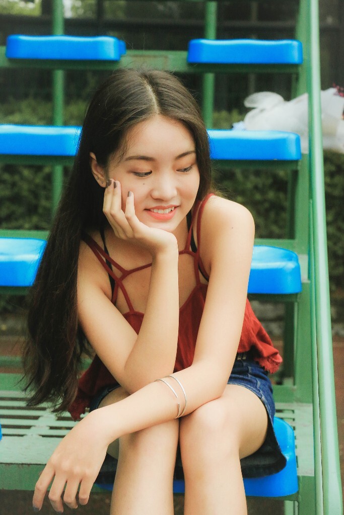 一梦便度过春冬秋夏 是你让我不愿醒来 继续梦下去