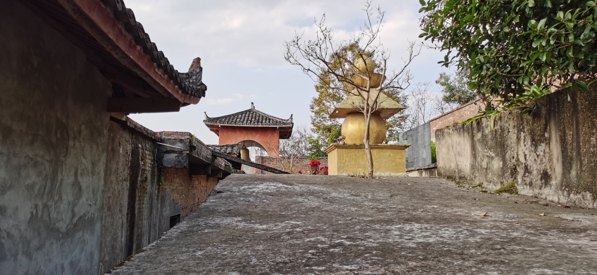 藏在山卡卡里的一座寺庙:通江县洪口镇古宁寺. - 老马儿2020 - 图虫