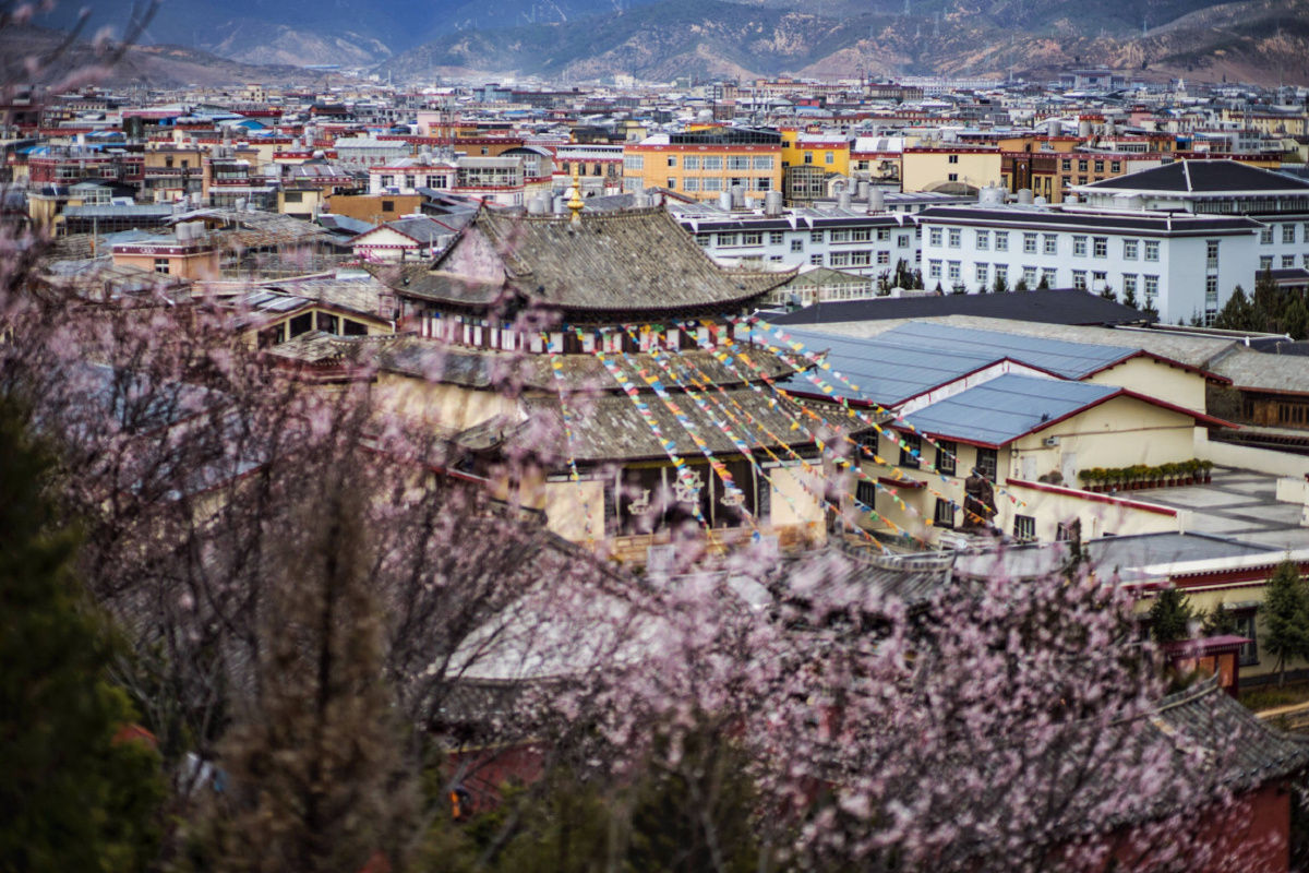 位于云南省迪庆州香格里拉县的独克宗是一座具有1300多年历史的古城