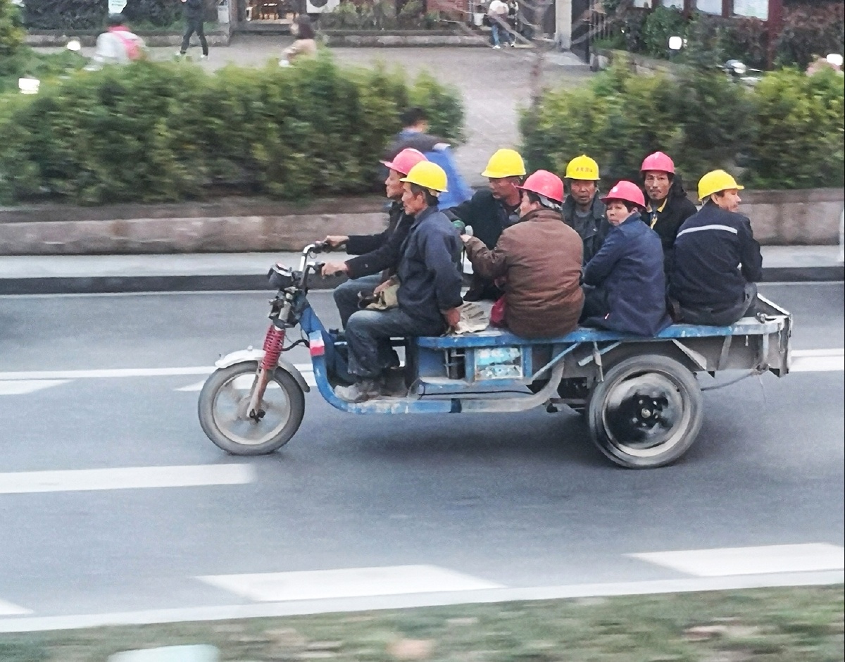 打工人下班回家路