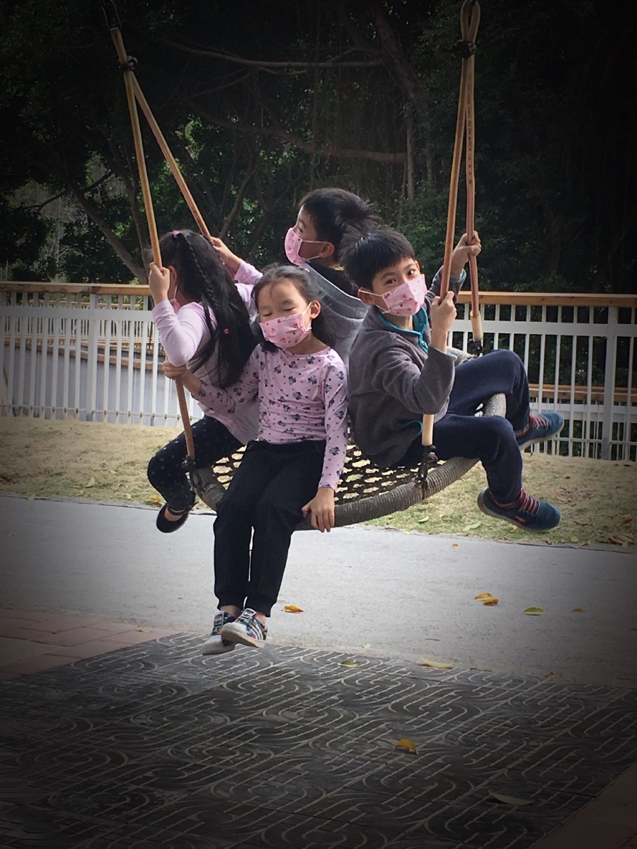 200208 宝贝已经8天没出门了!今天节日特赦她