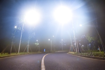 夜半路灯