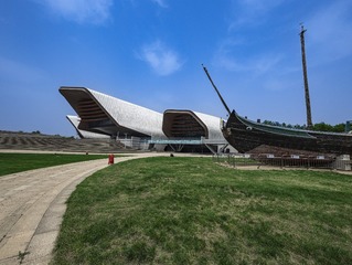 58016