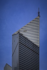 56662