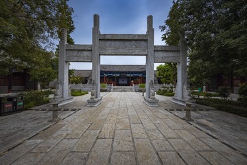 76601