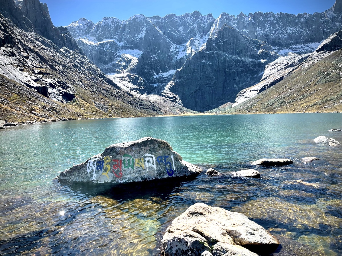 非著名优美景点四川阿坝县莲宝叶则跟青海的年宝玉则是一条山脉景区
