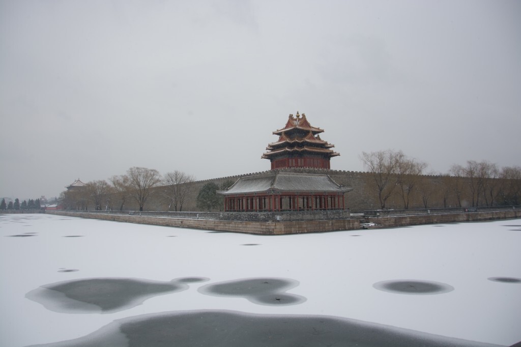 一场孤独的雪，遇到了一对老夫妻，帮他们拍了一张合影，那种感觉有一些心酸。