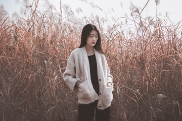 306030