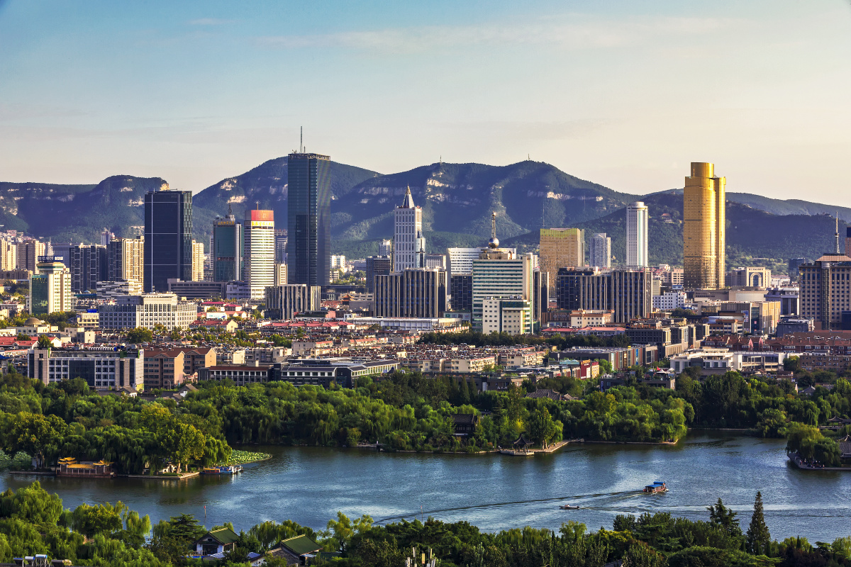 一城山色半城湖