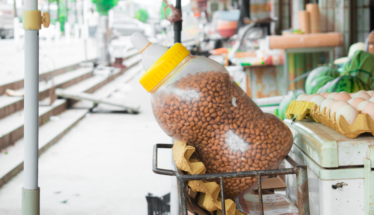 超大瓶的花生牛奶