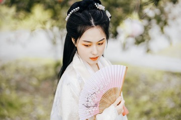 1890841
