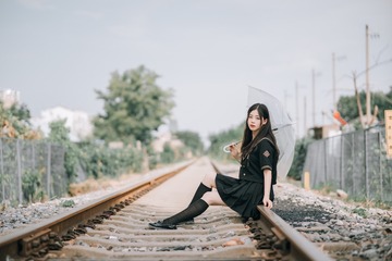 1606982