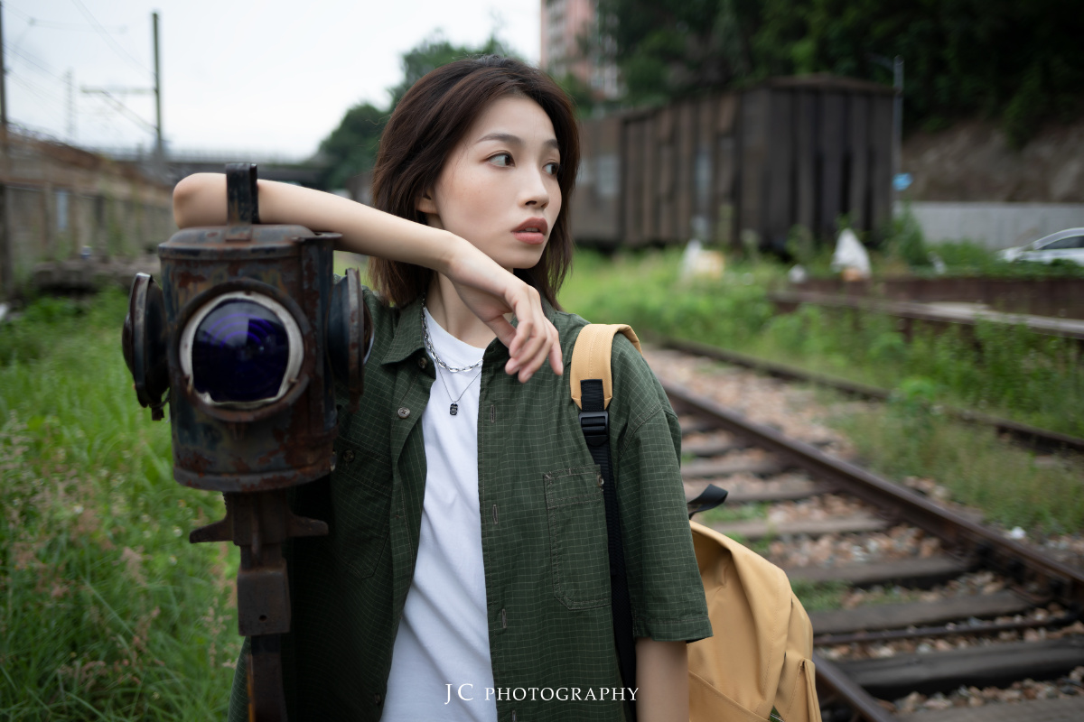 铁路写真日系工装女孩欧阳