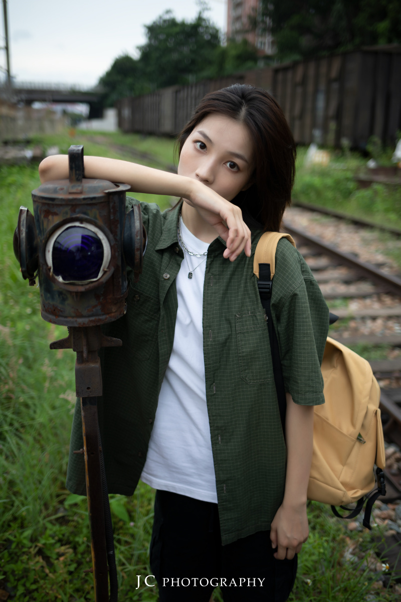 铁路写真日系工装女孩欧阳