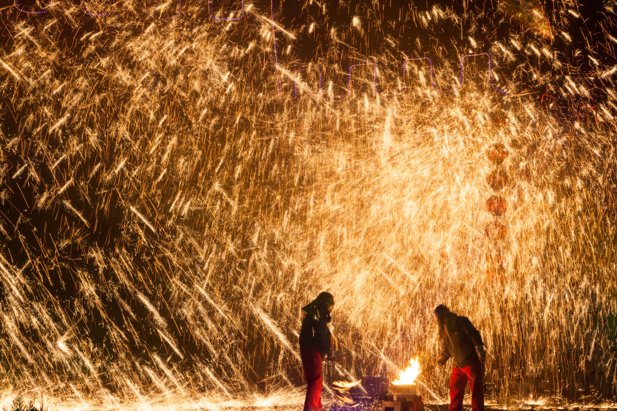 北京延庆打铁树花