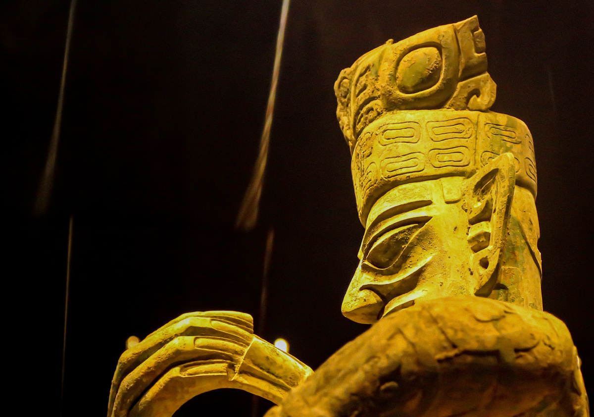 四川广汉三星堆博物馆青铜大立人