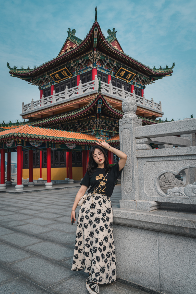 寺庙古建筑人像