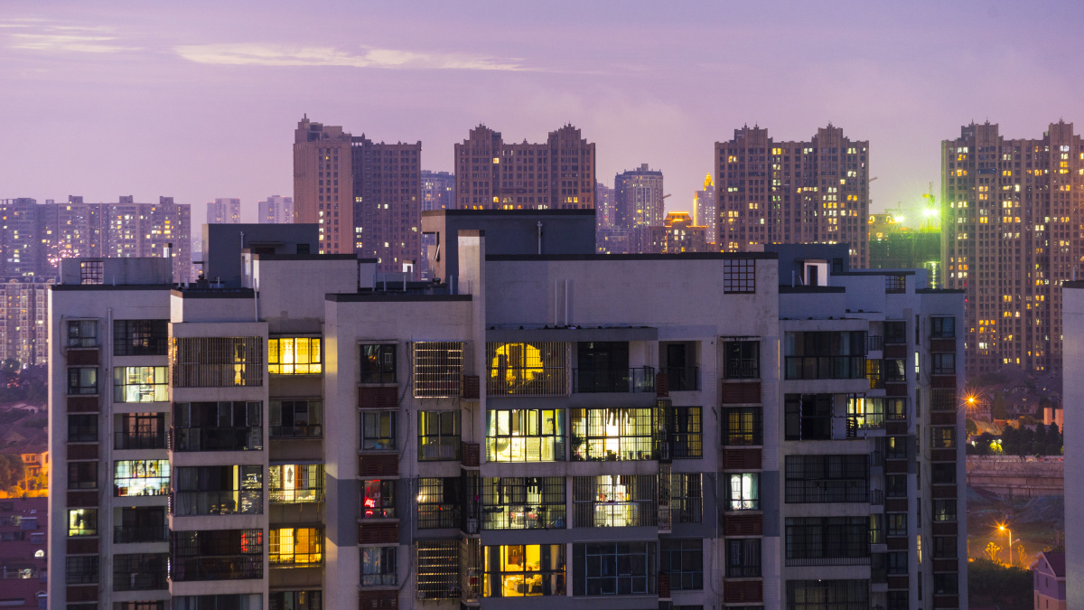 爬楼看万家灯火