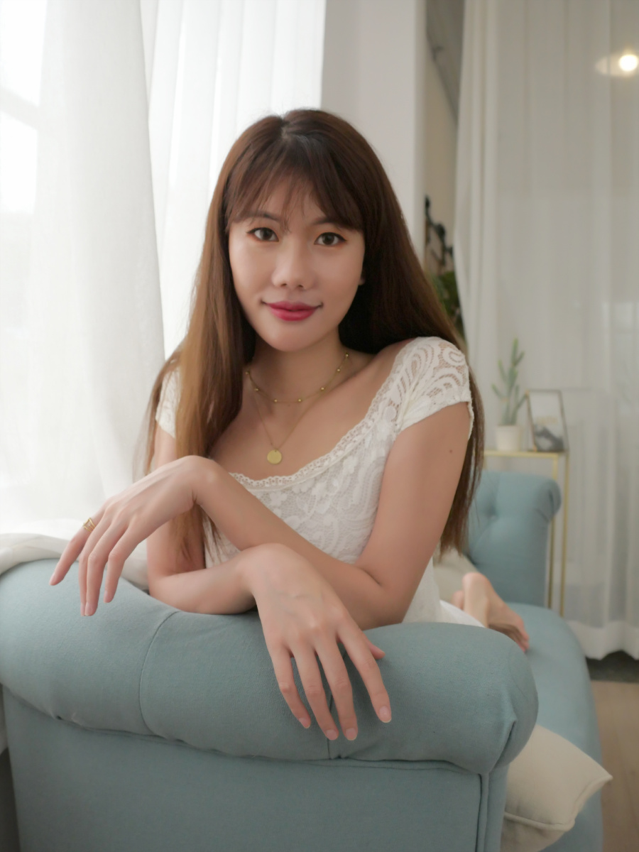 模特贝贝太久没见大美女了依然动人